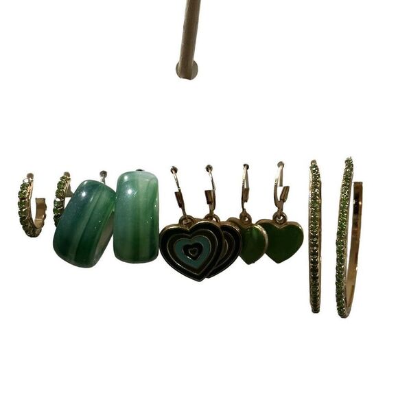 Brand New!!  earring bundle - Picture 1 of 5